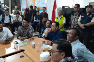 Anies Baswedan saat menghadiri kegiatan forum diskusi antar relawan di Sekertariat Maju Bersama Anies Baswedan, Jakarta Selatan, Rabu (31/7/2024) malam. Foto: Ist