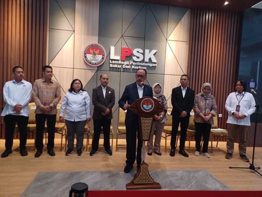 Ketua Lembaga Perlindungan Saksi dan Korban (LPSK), Achmadi dan para wakil ketua LPSK. Foto: Dok/ipol.id