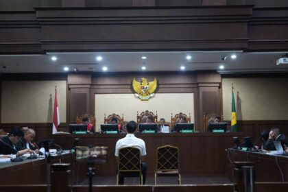 Perwakilan PT RBT, Harvey Moeis saat didakwa di Pengadilan Tipikor Jakarta, Rabu (14/8/2024). Foto: Puspenkum Kejaksaan Agung