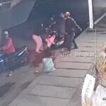 Terekam kamera CCTV, komplotan begal beraksi gasak motor korban di Jalan Raya Cacing, Cakung, Jakarta Timur, pada Selasa (13/8/2024) sekitar pukul 03.25 WIB. Foto: Tangkapan kamera