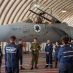 alah satu jet tempur milik angkatan udara IDF. Israel melakukan serangan terhadap sekolah dan masjid sehingga menewaskan 100 orang warga Palestina di pengungsian. Foto: IDF