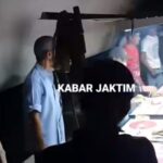 Beredar video di media sosial yang menyorot aktivitas dugaan perjudian di kawasan Gunung Antang, Jatinegara, Jakarta Timur. Foto: Insta@kabar jaktim/tangkapan layar