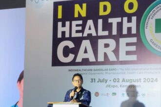 Menteri Kesehatan Republik Indonesia, Budi Gunadi Sadikin meresmikan INDOHEALTHCARE GAKESLAB EXPO 2024. Foto: ipol.id/Vinolla