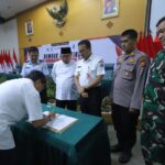 Wali Kota Jakarta Timur, M. Anwar buka kegiatan Rembuk Stunting Kota Administrasi Jakarta Timur 2024, di Ruang Pola, Kantor Walikota Jakarta Timur, Rabu (28/8/2024). Foto: Ist