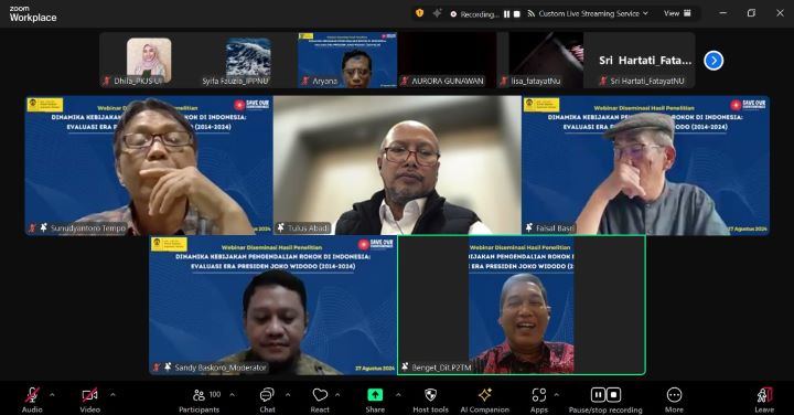 Webinar Diseminasi Hasil Penelitian 'Dinamika Kebijakan Pengendalian Rokok di Indonesia: Evaluasi era Presiden Joko Widodo' diselenggarakan Pusat Kajian Jaminan Sosial Universitas Indonesia (PKJS-UI) pada 27 Agustus 2024 melalui daring. Foto: Ist