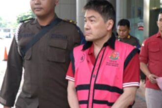 Crazy rich asal Surabaya, Budi Said saat diserahkan oleh penyidik pidana khusus Kejaksaan Agung kepada Jaksa Penuntut Umum Kejaksaan Negeri Jakarta Timur, Rabu (15/5/2024). Foto: Yudha Krastawan/ipol.id