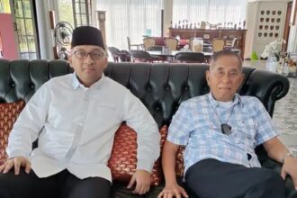 Sekretaris Jenderal (Sekjen) Rekat Indonesia Raya, Heikal Safar (kiri) bersama Ketua Pembina Rekat Indonesia Raya, Jenderal TNI (Purn) Ryamizard Ryacudu (Menteri Pertahanan 2014-2019) (kanan) dukung pasangan ASIH (Ahmad Syaiku-Ilham Habibie) pada Pilgub Jawa Barat. Foto: Ist