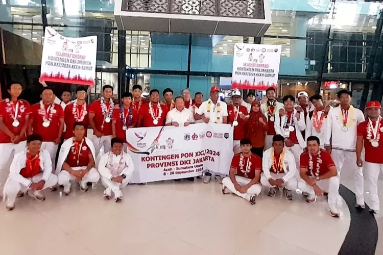 Tim Softbol putra DKI saat tiba di Bandara Soekarno Hatta. Foto/istimewa