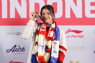 Debut pebulutangkis tunggal putri Indonesia Gregoria Mariska Tunjung berbuah manis dengan berhasil meraih medali perunggu tunggal putri di Olimpiade 2024 Paris. Jorji sapaan akrab Gregoria, berharap regenerasi di sektor tunggal putri menjadi perhatian lebih untuk prestasi yang lebih tinggi.(foto:egan/kemenpora.go.id)