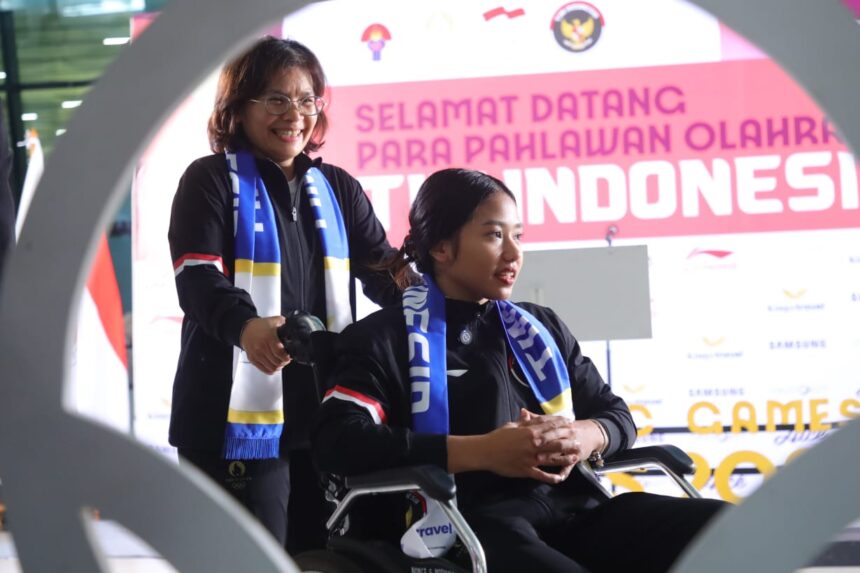 Rasa bangga layak disematkan kepada atlet senam Indonesia Rifda Irfanaluthfi. Meski langkahnya terhenti di Olimpiade 2024 Paris karena cedera, Rifda telah mencatatkan sebagai pesenam pertama tanah air yang bisa tampil di ajang Olimpiade.(foto:herry/kemenpora.go.id)