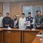 Pihak RS Medistra menyambangi Komisi E DPRD DKI Jakarta.(foto sofian/ipol.id)