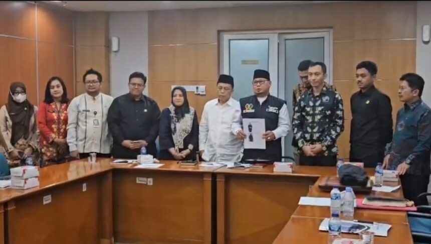 Pihak RS Medistra menyambangi Komisi E DPRD DKI Jakarta.(foto sofian/ipol.id)