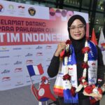 Medali emas di Olimpiade 2024 Paris memang urung dibawa pulang atlet panahan Indonesia, Diananda Choirunisa. Langkah srikandi asal Surabaya ini ini mesti terhenti di babak perempat final nomor individual recurve oleh atlet tuan rumah Prancis, Lisa Brabelin.(foto:bagus/kemenpora.go.id)