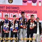 Usai berjuang di ajang Olimpiade 2024 Paris, tiga atlet Indonesia yakni pebulutangkis Fajar Alfian/Muhammad Rian Ardianto, dan atlet dayung La Memo telah tiba di tanah air. (foto:andre/kemenpora.go.id)