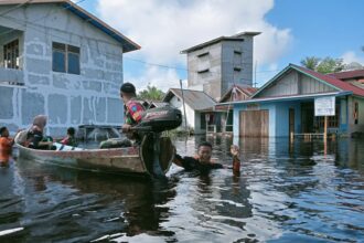 Kondisi lokasi terdampak banjir di Kabupaten Sanggau, Provinsi Kalimantan Barat, pada Sabtu (31/8/2024). Foto: BPBD Kabupaten Sanggau