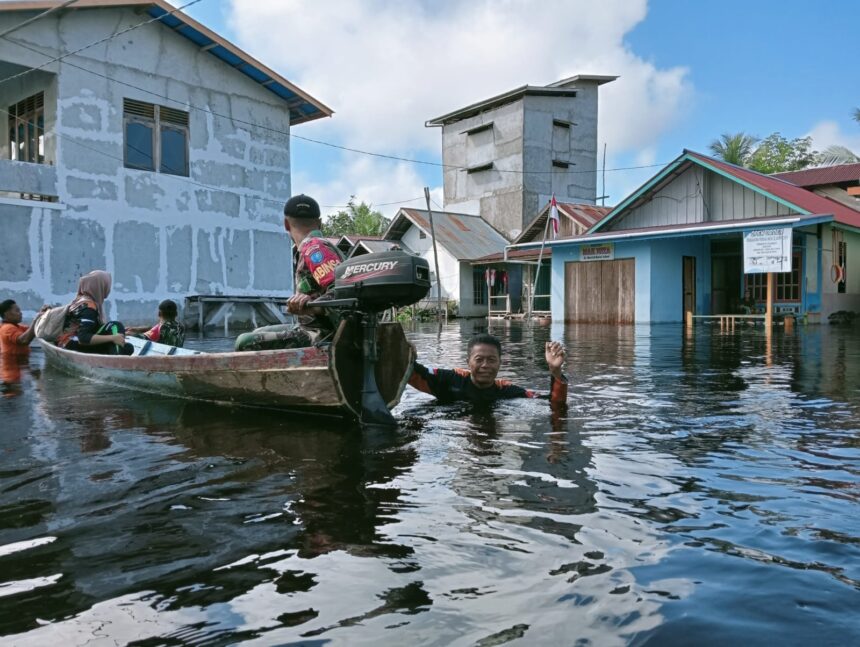 Kondisi lokasi terdampak banjir di Kabupaten Sanggau, Provinsi Kalimantan Barat, pada Sabtu (31/8/2024). Foto: BPBD Kabupaten Sanggau