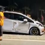 Mobil Honda Jazz diamuk massa. Foto: Instagram @beritakebumen