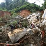 Kondisi terkini tanah longsor di kawasan tambang ilegal di Kabupaten Solok, Provinsi Sumatera Barat, pada Kamis (26/9/2024) sekitar pukul 17.00 WIB. Foto: Badan Nasional Penanggulangan Bencana (BNPB)