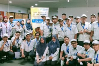 Tim BPJS Ketenagakerjaan Jakarta Ceger mengunjungi perusahaan binaan PT Panasonic Gobel Life Solutions Manufacturing Indonesia di Kecamatan Cileungsi, Kabupaten Bogor, Jawa Barat