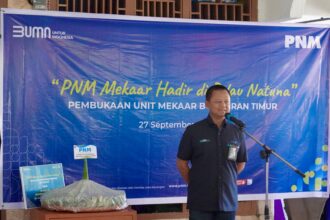 Direktur Bisnis PNM, Prasetya Sayekti dalam pembukaan unit PNM Mekaar Bunguran Timur di Pulau Natuna. Foto: Dok PNM