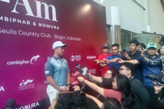 Pasangan pegolf Malaysia-Indonesia, Galven Green & Andree Harahap (Am.) Raih Gelar Juara Beregu Pro-Am Presented by Combiphar 2024 di Gunung Geulis Country Club, Bogor. Foto: IPOL.