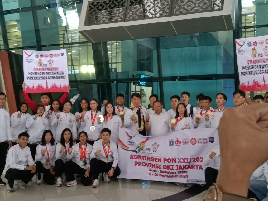 Tim Wushu DKI tiba di Bandara Soetta Tangerang usai berlaga di PON Aceh-Sumut. Tim besutan Herman "Suhu"Wijaya ini mengoleksi 11 medali dengan rincian 6 emas, 4 perak dan 1 perunggu.