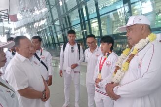 Tim selam kolam DKI Jakarta tiba di Jakarta usai berlaga Pekan Olahraga Nasional (PON) XXI Aceh-Sumut. Rombongan yang di Manageri Bahder Sitepu disambut Ketua Posko kontingen DKI Jakarta Cece Suparman di Bandara Soetta Tangerang sekitar pukul 16.00.