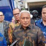 Kepala Badan Narkotika Nasional (BNN) RI, Komjen Pol Martinus Hukom didampingi Deputi Pemberantasan BNN RI, Irjen Pol I Wayan Sugiri dan Kepala Biro Humas dan Protokol Sekretariat Utama BNN RI, Brigjen Sulistyo Pujo Hartono dalam ungkap kasus sejumlah barang bukti di Markas BNN RI Cawang, Jakarta Timur. Foto: Dok/ipol.id