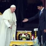 Presiden RI Joko Widodo (Jokowi) saat menerima kunjungan resmi Kenegaraan Paus Fransiskus, di Istana Merdeka, Jakarta, Rabu (04/09/2024) pagi. Foto: Humas Setkab/Rahmat