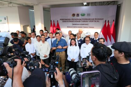 Menteri AHY saat resmikan program Bebenah Kampung. Foto: dok humas