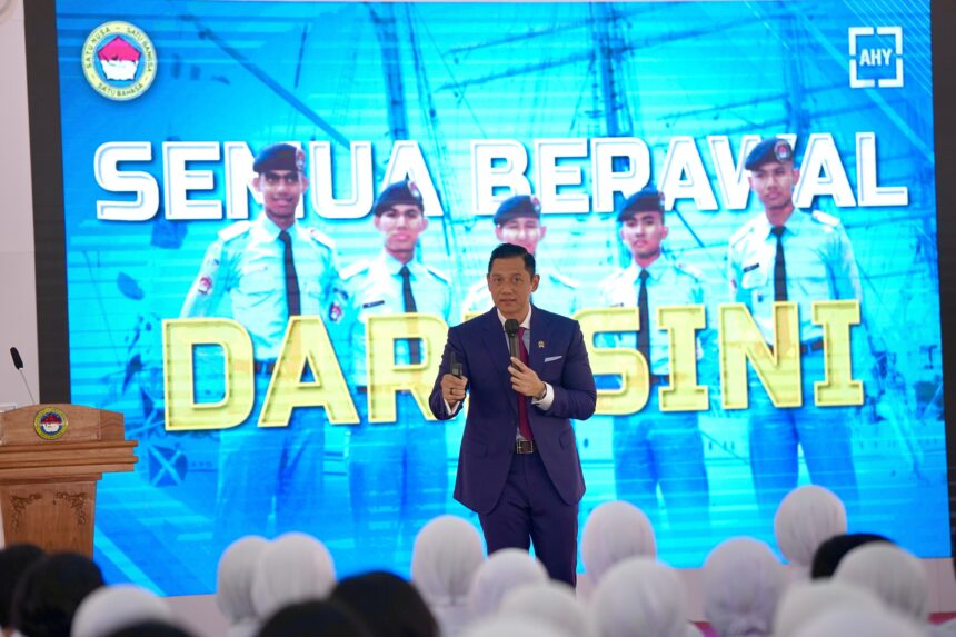 Menteri ATR/BPN saat memberi sambutan di Sekolah Taruna Nusantara Magelang Jawa tengah. Foto: dok humas