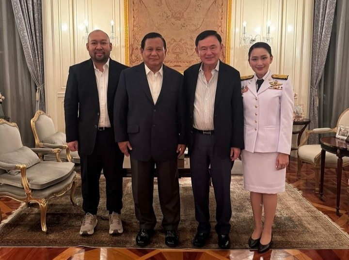 Presiden Terpilih Prabowo Subianto dan Didit Hediprasetyo berfoto bersama Eks PM Thailand, Thaksin Sinawatra dan putrinya PM Thailand, Paetongtarn Shinawatra, Foto: Tangkapan layar IG @prabowo