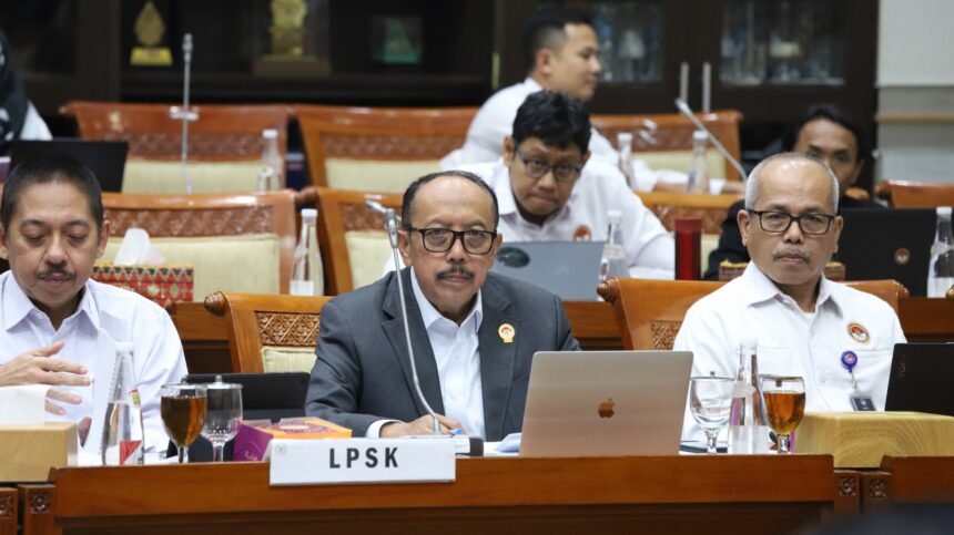 Ketua Lembaga Perlindungan Saksi dan Korban (LPSK), Achmadi saat menghadiri rapat kerja dengan Komisi III DPR RI pada Selasa (3/9/2024). Foto: Ist