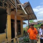 Petugas Badan Penanggulangan Bencana Daerah (BPBD) Kabupaten Bandung masih terus memutakhirkan jumlah kerusakan dan tingkat kerusakan pada bangunan terdampak gempa magnitudo (M) 5,0, pada Rabu (18/9/2024). Sejumlah bantuan darurat didorong pemerintah setempat. Foto: BPBD Kab Bandung