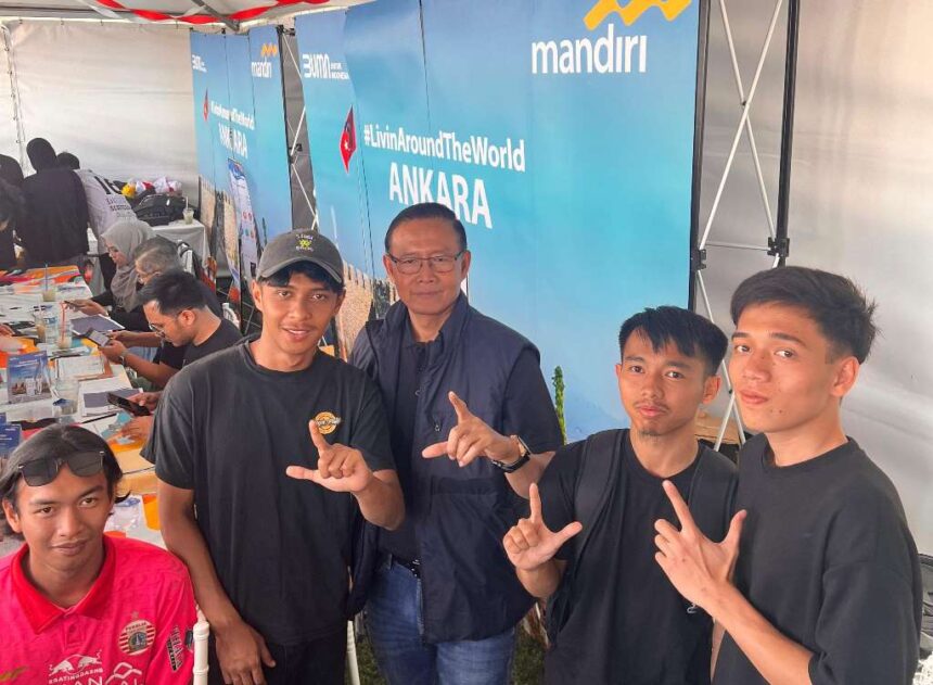 Bank Mandiri berkolaborasi dengan Kedutaan Besar Republik Indonesia (KBRI) di Ankara, Turki untuk memperkenalkan layanan Livin’ by Mandiri yang Adaptif dan Solutif. Foto: Dok Bank Mandiri