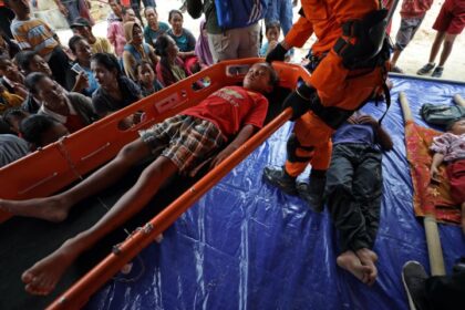 Rangkaian giat simulasi evakuasi mandiri masyarakat dalam menghadapi potensi bencana hindrometeorologi dan megathurst di halaman GKPM Mandiri Pniel, Kabupaten Kepulauan Mentawai, Sumatera Barat, Kamis (5/9/2024). Foto: Ist