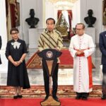 Presiden Joko Widodo menyampaikan sambutan hangat atas kedatangan Yang Teramat Mulia Paus Fransiskus ke Indonesia.