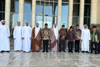 Menteri Agama Yaqut Cholil Qoumas bertemu Kepala Otoritas Umum Urusan Islam, Wakaf, dan Zakat Uni Emirat Arab (UEA), Omar Habtoor Al Darei dalam kunjungannya ke Dubai.