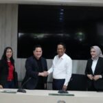 Ketua Umum PSSI, Erick Thohir bertemu dengan Menteri Hukum dan Hak Asasi Manusia (Menkumham), Supratman Andi Agtas di kantor Kemenkumham, Jakarta, Kamis (19/9/2024). Foto: PSSI