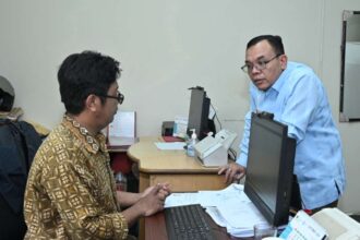 Anggota Panitia Khusus (Pansus) Angket Haji DPR RI, Saleh Partaonan Daulay, saat sidak ke Kantor Siskohat Kemenag, di Jakarta, Kamis (04/09/2024). Foto: F