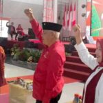 Bakal Calon Gubernur Jawa Timur Tri Rismaharini saat membuka deklarasi relawan Koalisi Rakyat Bersatu (KaREB) di Kota Malang pada Minggu (15/9/2024). Foto: dok. PDIP