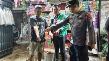 Pemilik warung sembako dirampok hingga terkena sabetan senjata tajam (Foto: Ist)