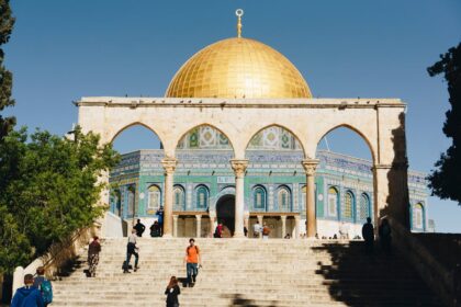 Ilustrasi. Dome of Rock di Palestina. Wilayah ini menjadi kawasan suci tiga agama. Foto; Haleyve / pexels