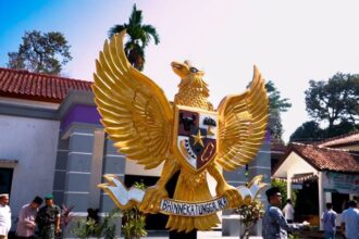 Penyerahan Patung Tugu Garuda Pancasila sebagai lambang dasar negara sejalan dengan visi dan misi Kementerian Agama Republik Indonesia dalam pengukuhan suasana kerukunan hidup umat beragama yang harmonis sebagai salah satu pilar kerukunan nasional.