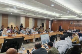 Anggota DPRD DKI saat melakukan rapat konsultasi dengan sejumlah BUMD DKI.(Foto Sofian/ipol.id