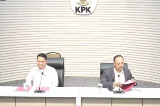 Juru Bicara KPK, Tessa Mahardhika Sugiarto (kanan) dalam jumpa pers di Gedung Merah Putih KPK, Jakarta. Foto: Live streaming YouTube KPK