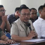 Kepala Kantor Pertanahan Kota Palangka Raya Indra Gunawan S.T., M.H., QRMP dan staf, mengikuti Rpat Koordinasi Tim Penanganan Konflik Sosial terkait permasalahan tanah di Jalan Duling, Kandang Kelurahan Kereng Bangkirai Kecamatan Sebangau, Kota Palangka Raya, Kalimantan Tengah. (Foto BPN Kota Palangka Raya)