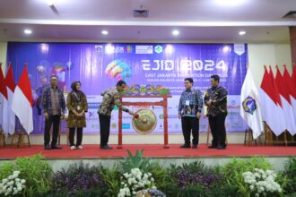 Wali Kota Jakarta Timur, M. Anwar saat membuka kegiatan Konvensi Inovasi Bidang Kesehatan 2024 di Ruang Serbaguna Blok C, Kantor Walikota Jakarta Timur, Rabu (2/10/2024). Foto: Ist