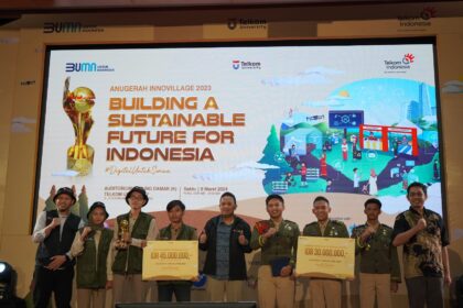 Melalui program Innovillage, Telkom mendorong mahasiswa Indonesia untuk aktif berpartisipasi dalam memberi ide solutif pada berbagai permasalahan masyarakat melalui pengembangan aplikasi digital yang sesuai dengan Social Development Goals (SDGs). Foto: Telkom Indonesia