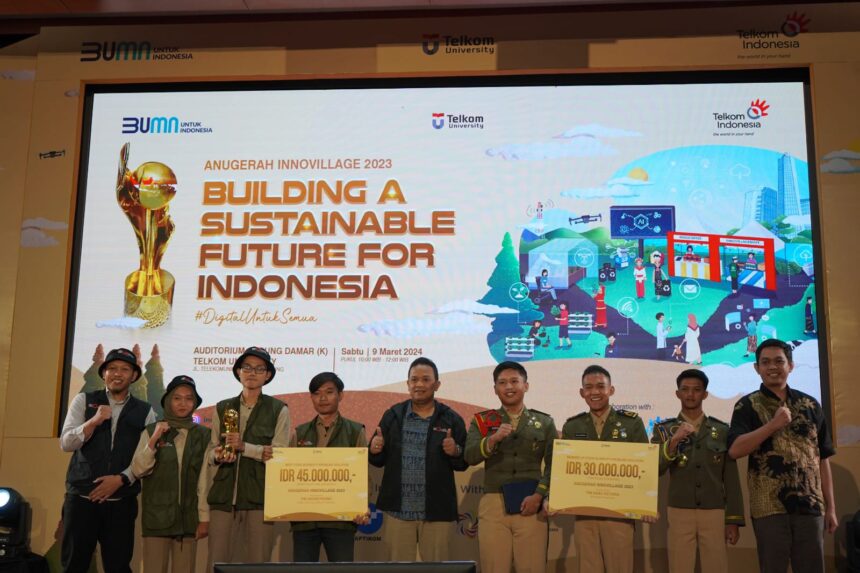 Melalui program Innovillage, Telkom mendorong mahasiswa Indonesia untuk aktif berpartisipasi dalam memberi ide solutif pada berbagai permasalahan masyarakat melalui pengembangan aplikasi digital yang sesuai dengan Social Development Goals (SDGs). Foto: Telkom Indonesia